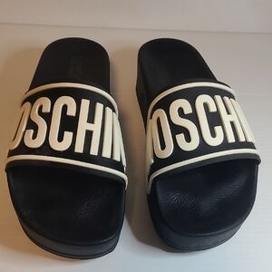 Moschino Monochrome Logo Slides